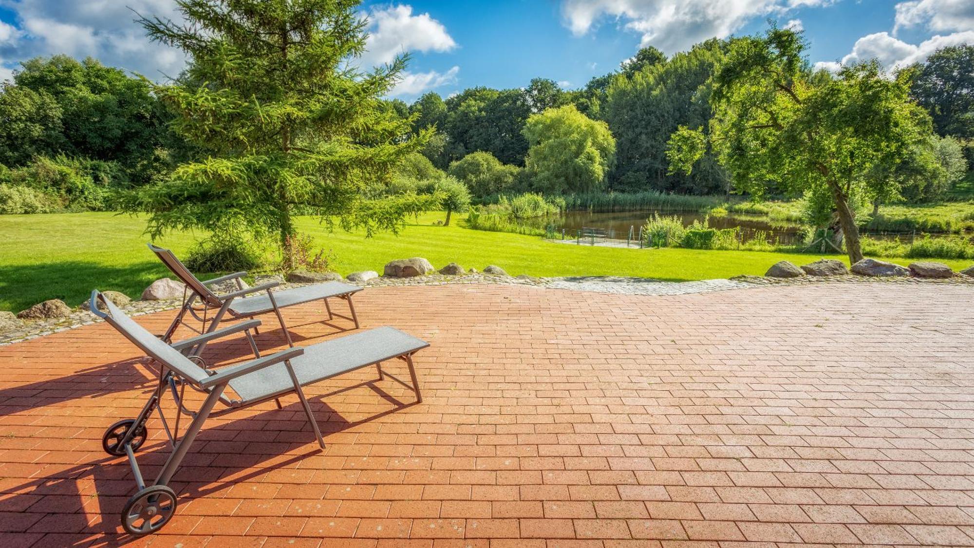 J1 Idyllisches Ferienhaus Mit Seeblick Julchendorf Экстерьер фото